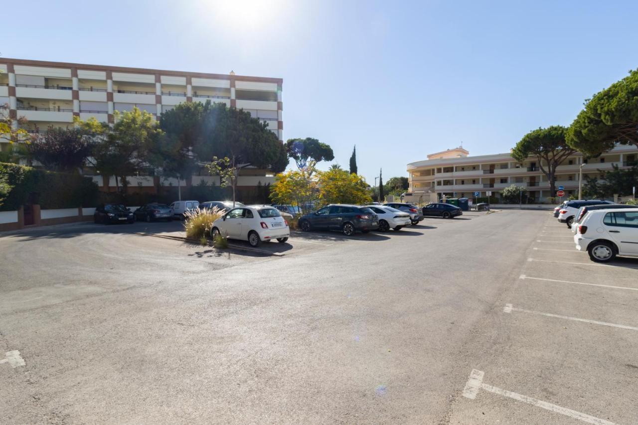 Zarco - Cosy In Vilamoura With A Balcony With View To The 2 Swimming Pools - Near The & The Marina Apartment Quarteira