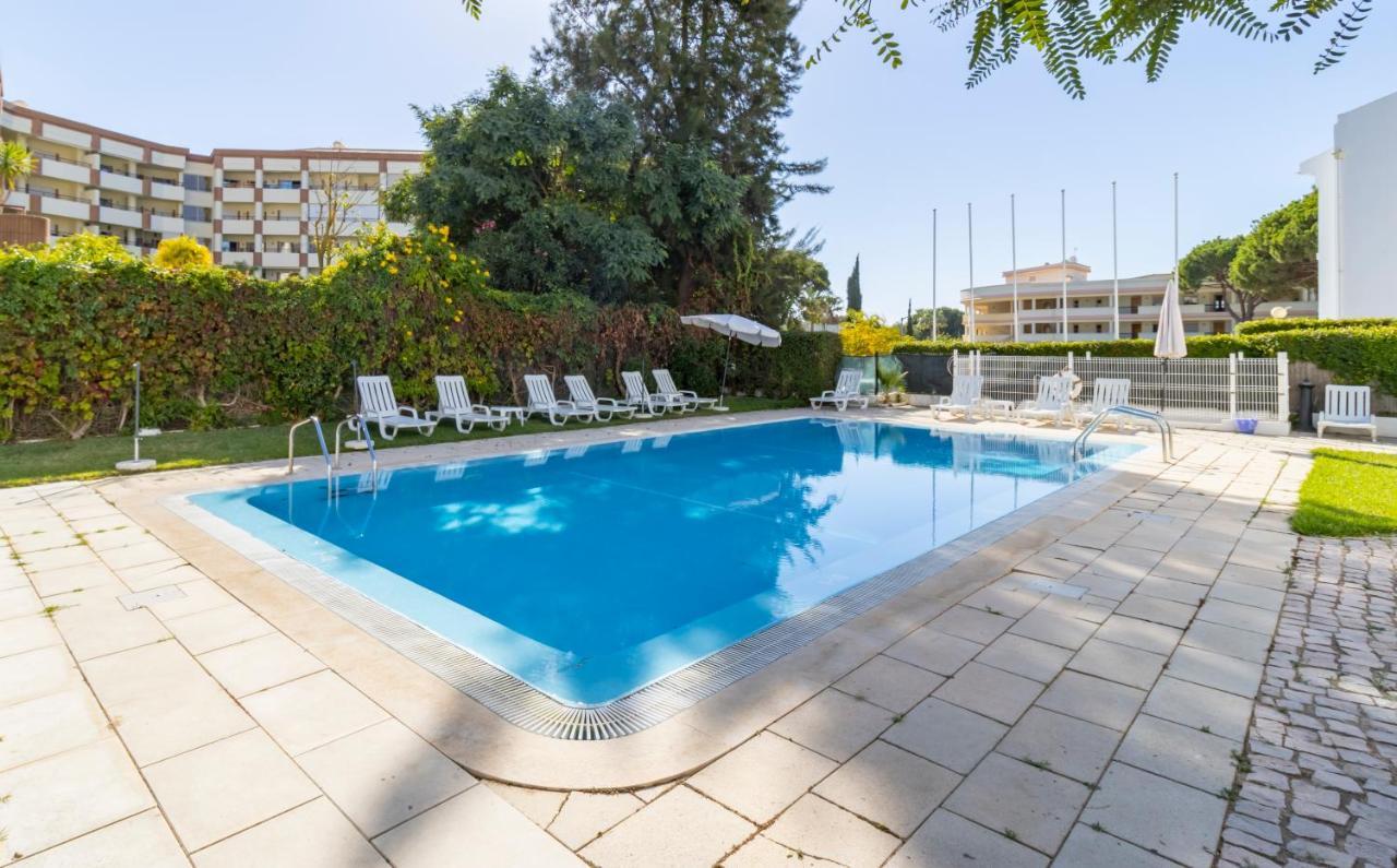 Zarco - Cosy In Vilamoura With A Balcony With View To The 2 Swimming Pools - Near The & The Marina Apartment *