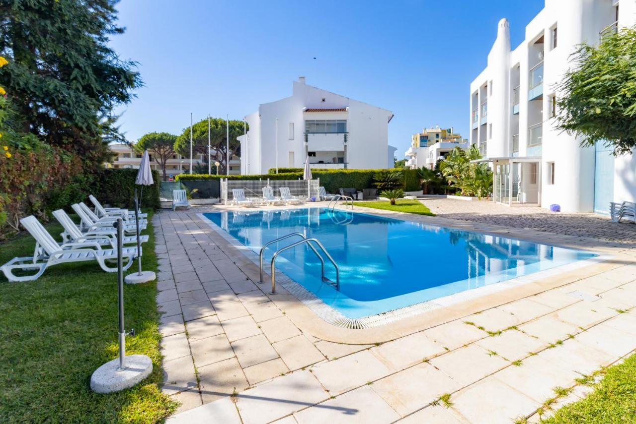Zarco - Cosy In Vilamoura With A Balcony With View To The 2 Swimming Pools - Near The & The Marina Apartment