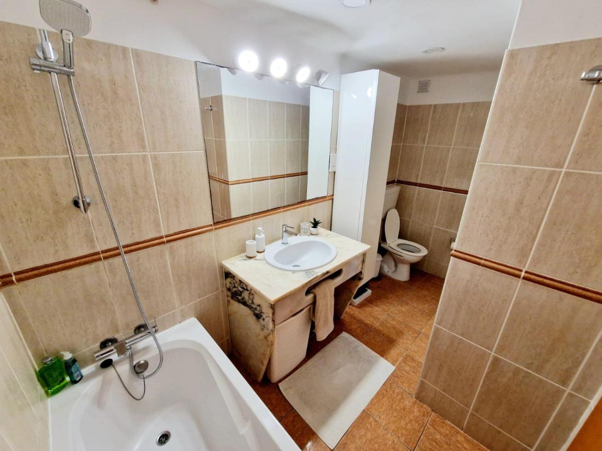 Zarco - Cosy In Vilamoura With A Balcony With View To The 2 Swimming Pools - Near The & The Marina Apartment Quarteira