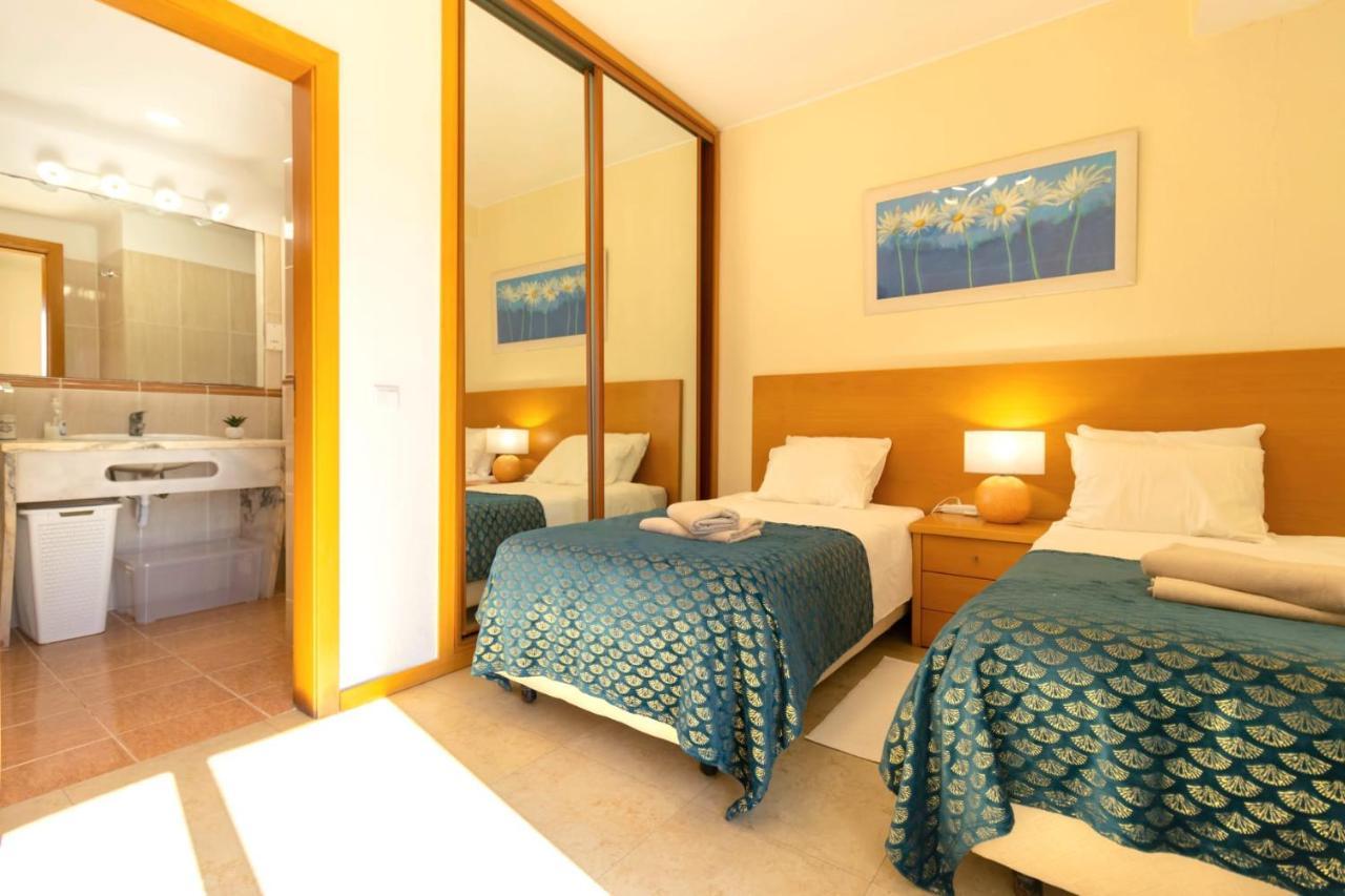 Zarco - Cosy In Vilamoura With A Balcony With View To The 2 Swimming Pools - Near The & The Marina Apartment Quarteira